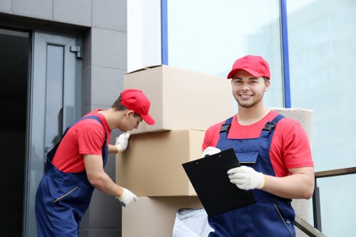 Free quote discussion for transparent moving costs and property access