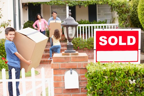 Professional man and van in Crystal Palace helping with home relocation